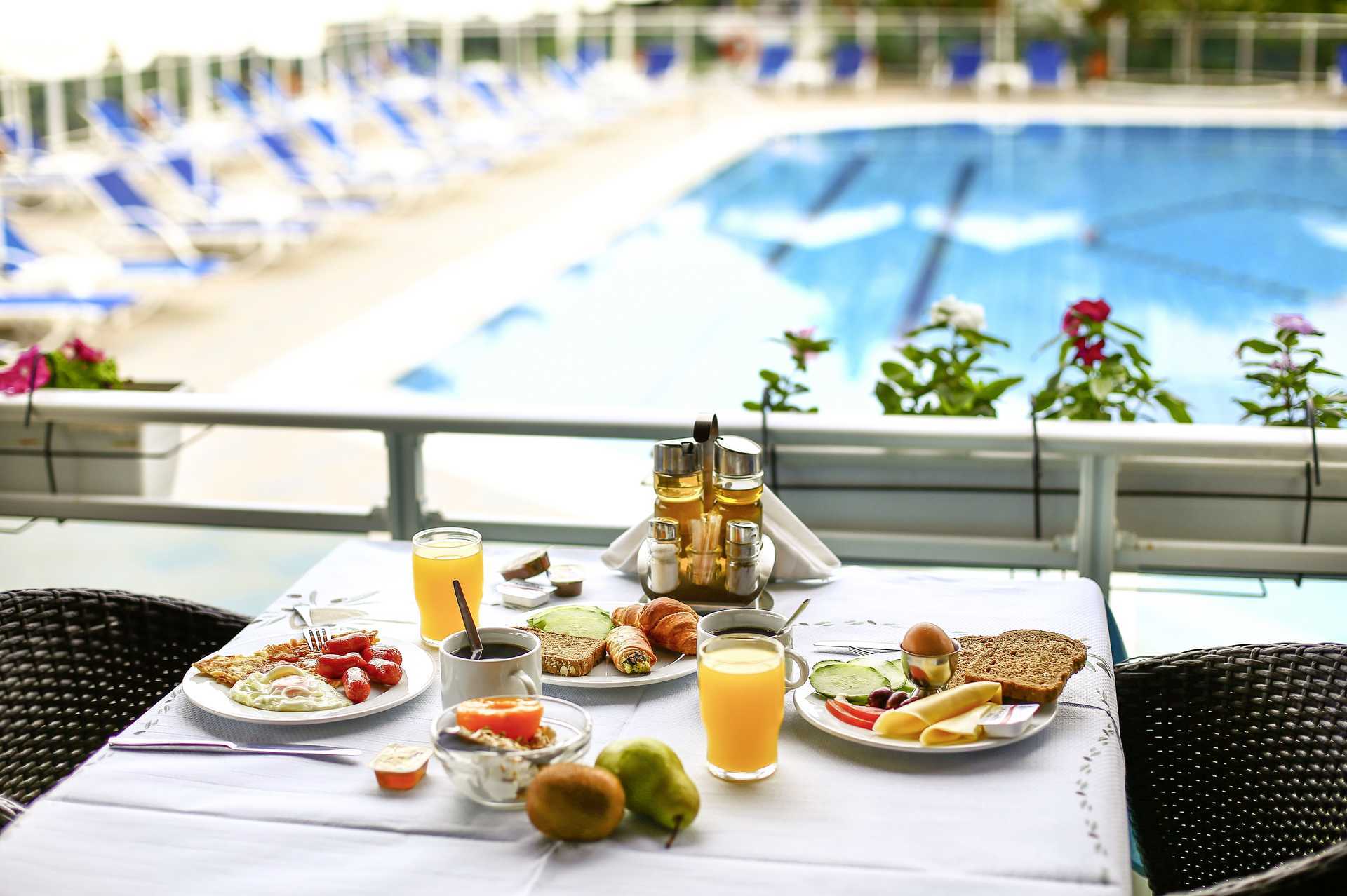 Ontbijtbuffet in Hotel Alea in Parga, Griekenland.