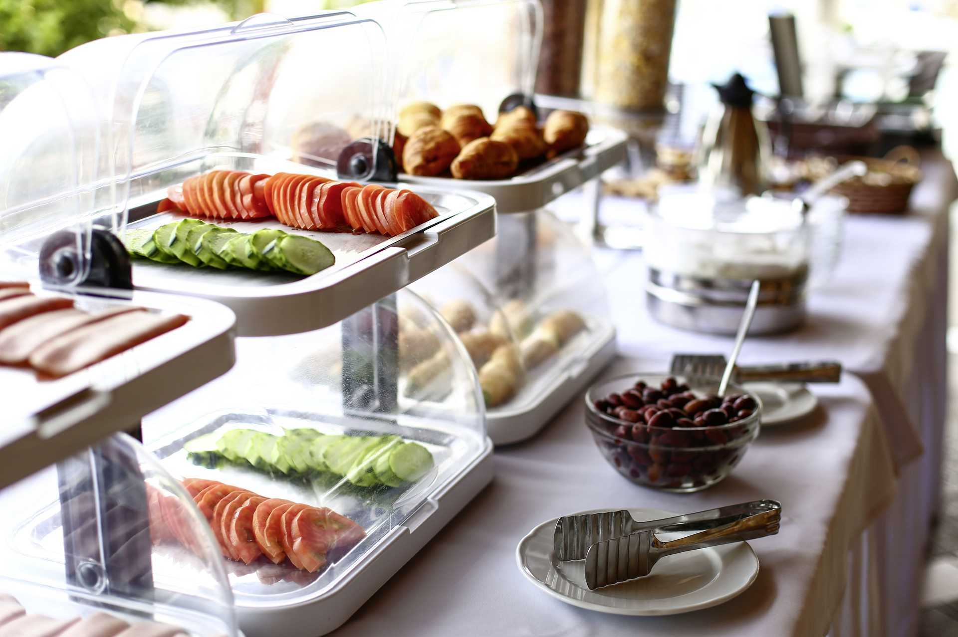 Ontbijtbuffet in Hotel Alea in Parga, Griekenland.
