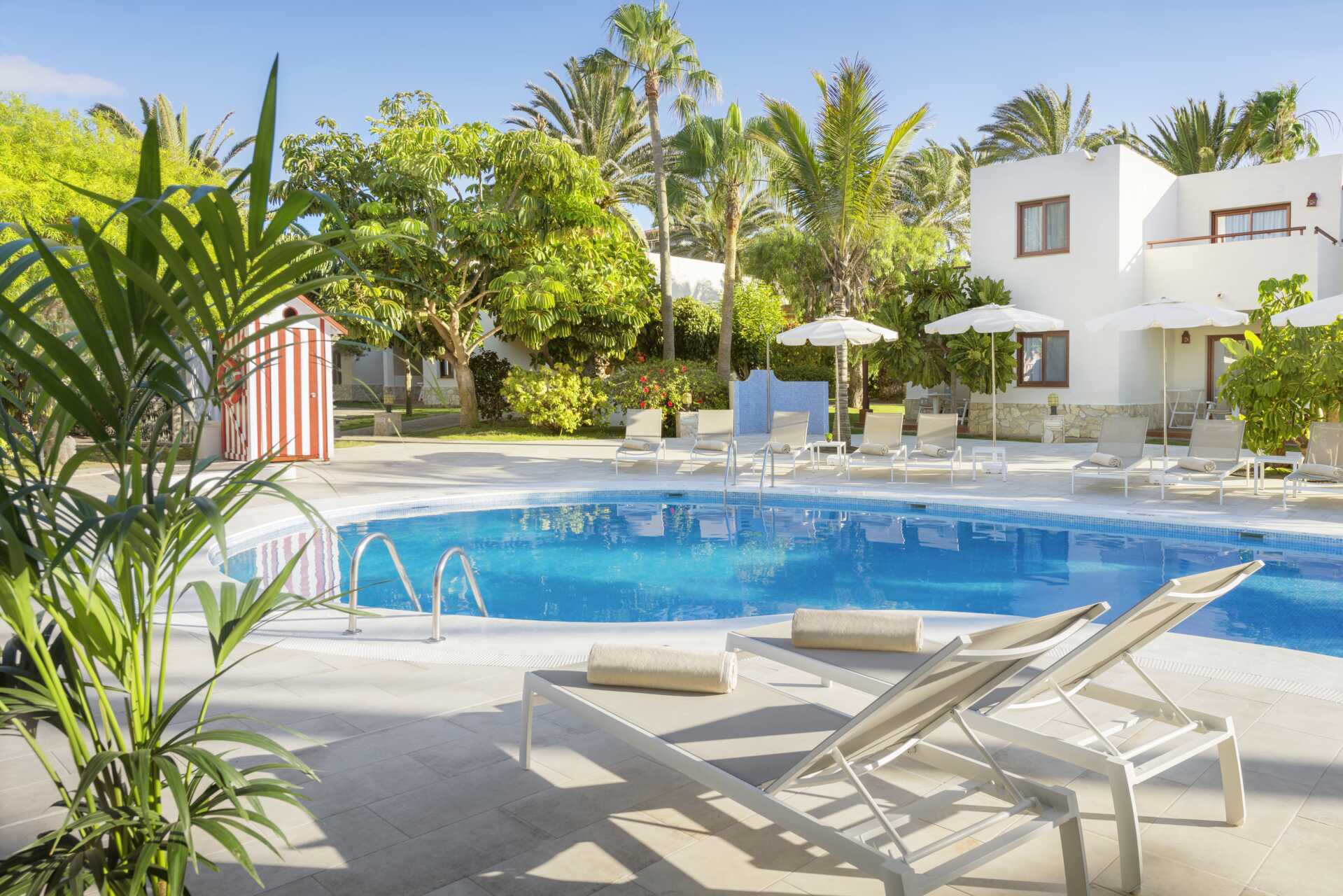 Het tropische zwembadgedeelte van Alua Suites Fuerteventura.