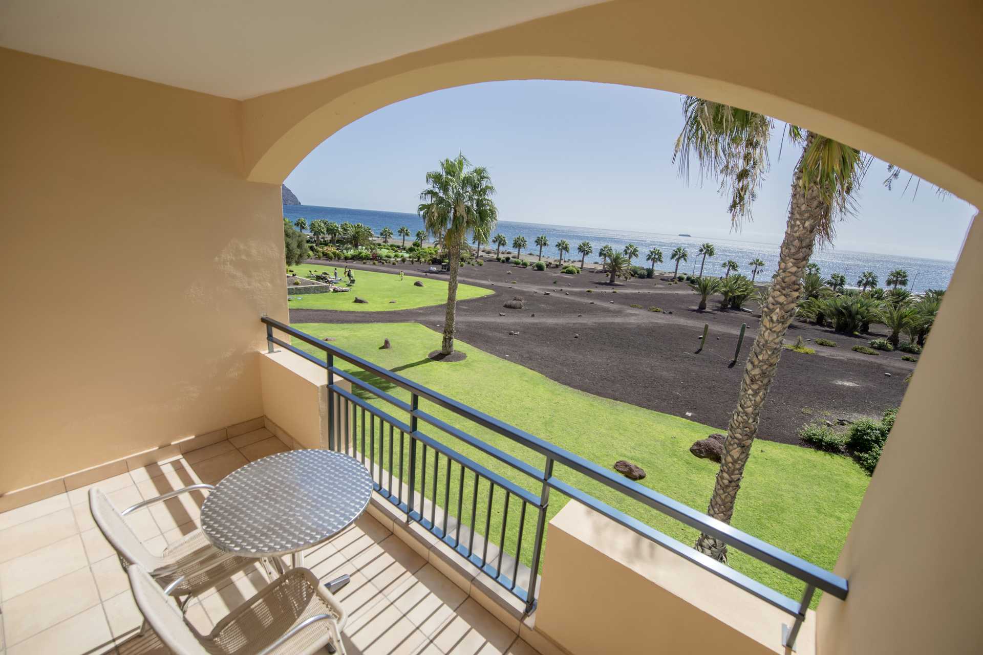 Appartement met één slaapkamer en uitzicht op zee.