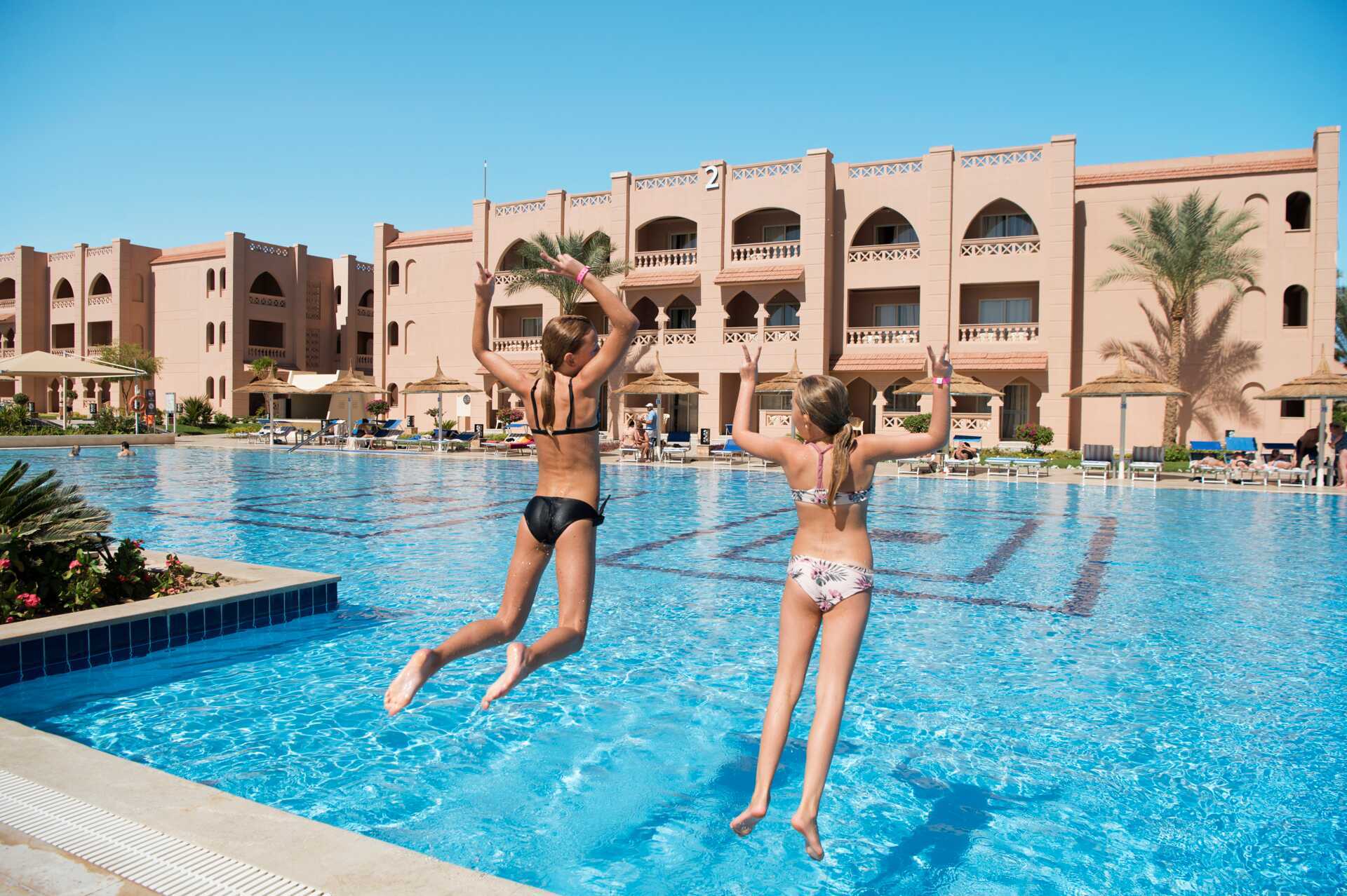 Het zwembadgedeelte van het Aqua Vista hotel in Hurghada, Egypte.