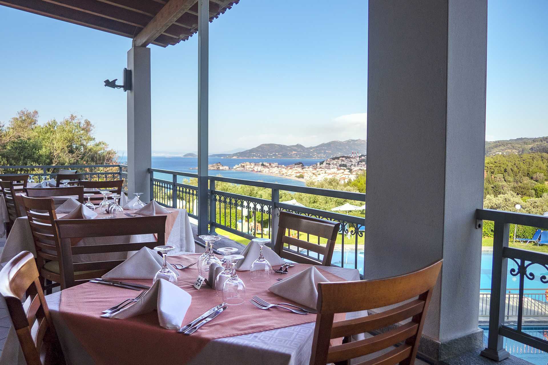 Restaurant bij hotel Arion in Kokkari, Samos.