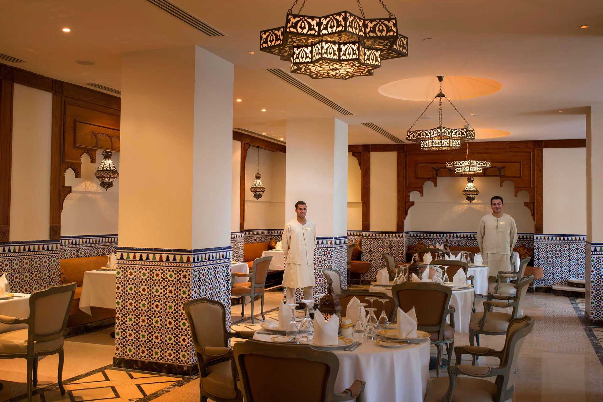Egyptisch restaurant in het Hotel Baron Palace Resort in Sahl Hasheesh, Egypte.