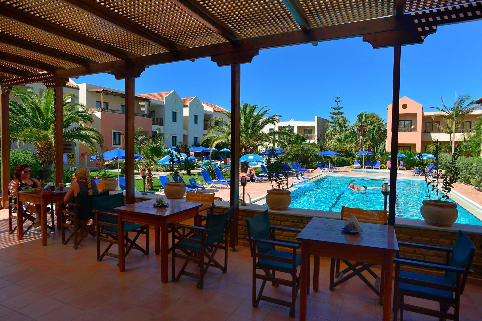 Snackbar bij Blue Sea Apartments op Kreta, Griekenland.