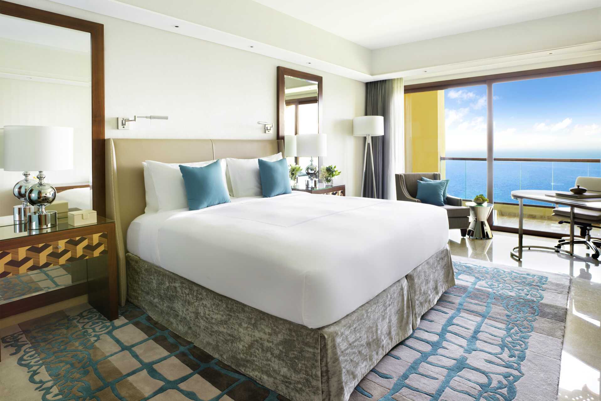 Deluxe Kamer in Fairmont Ajman.