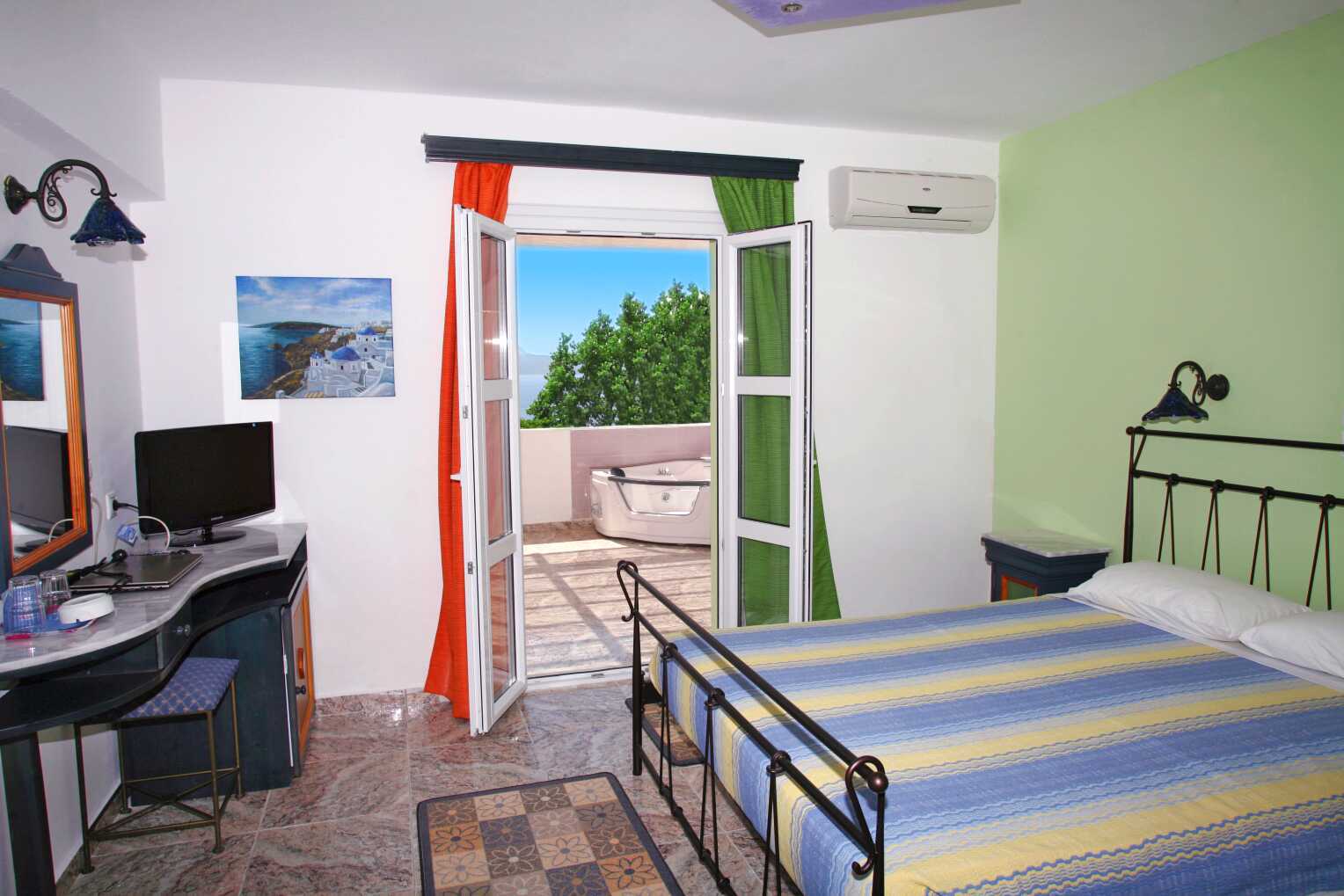 Deluxe kamer in Princessa Riviera Resort in Samos, Griekenland.