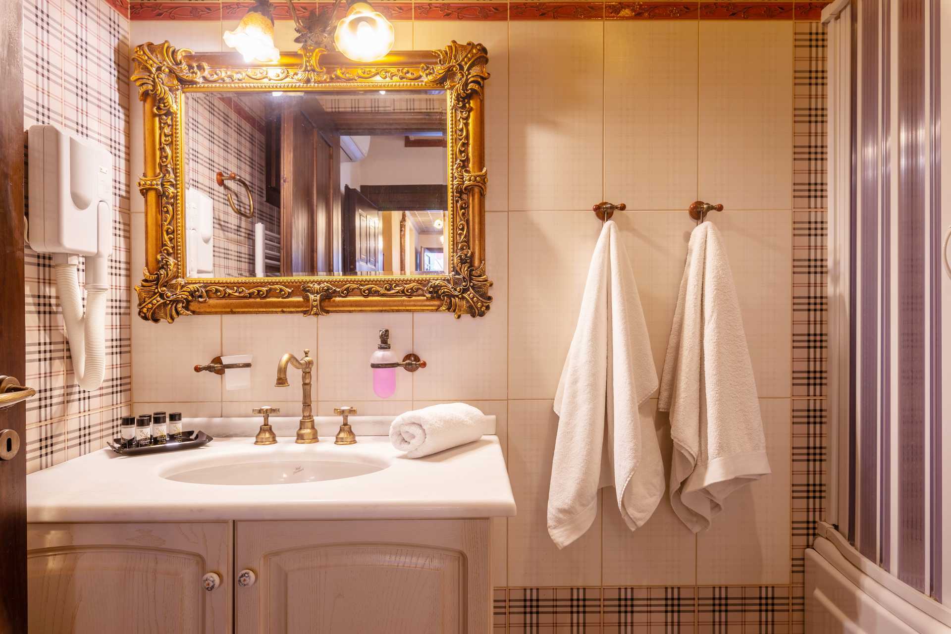 Deluxe suite in Hotel Panorama in Parga, Griekenland.