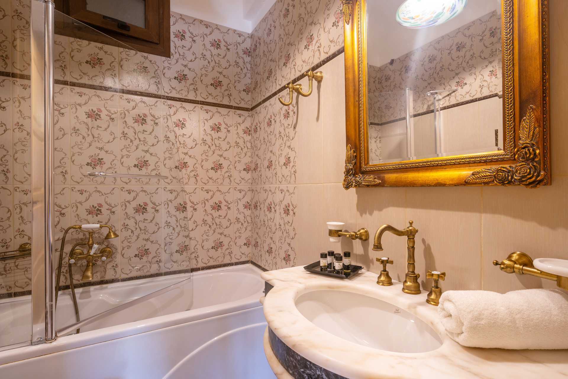 Deluxe suite in Hotel Panorama in Parga, Griekenland.