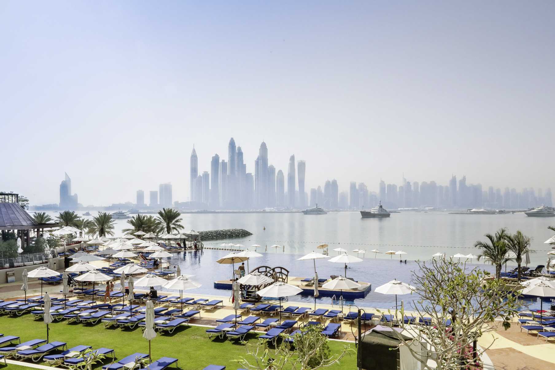 hotel Dukes The Palm, een Royal Hideaway Hotel op Dubai Palm Jumeirah, Verenigde Arabische Emiraten.