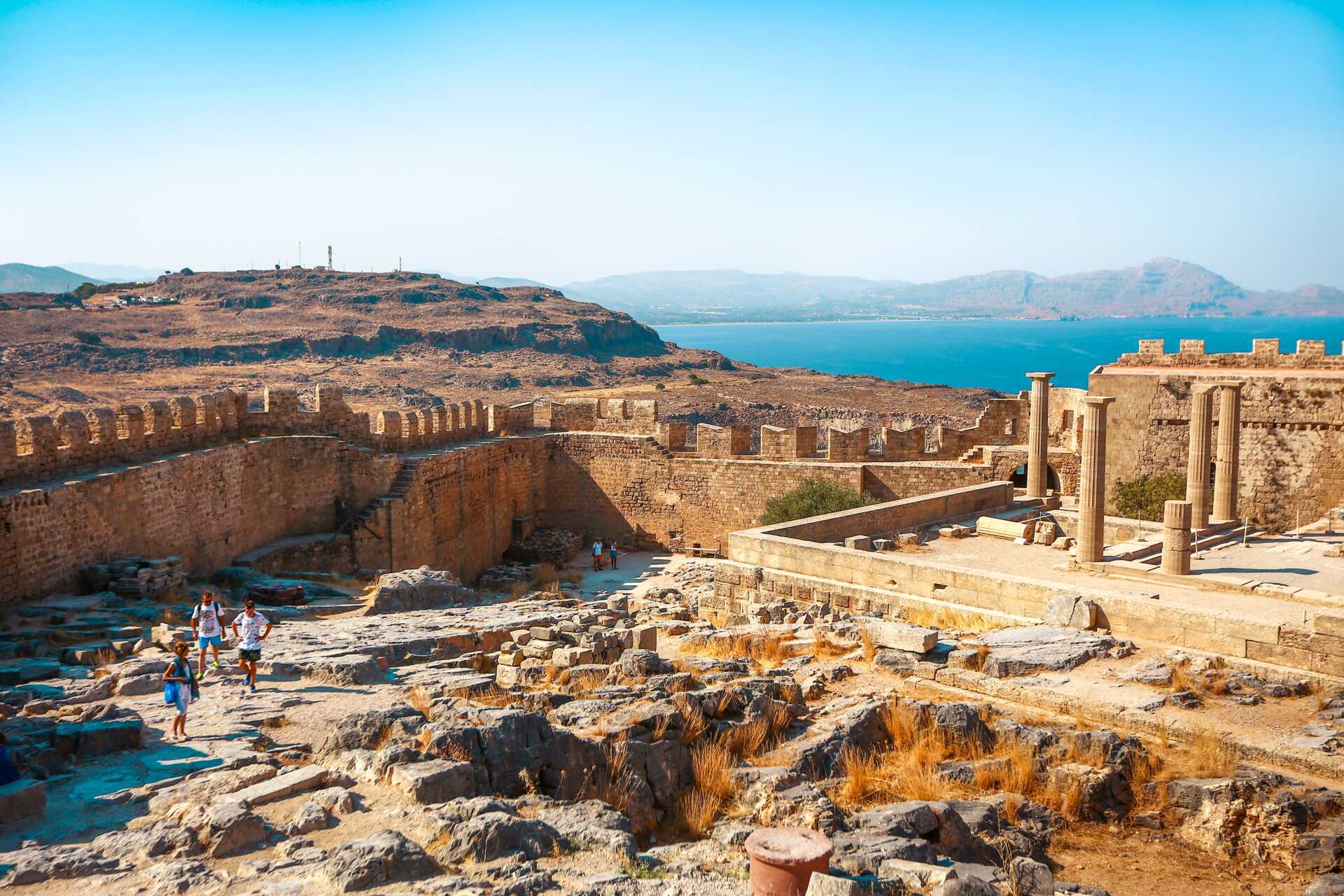 De Acropolis Rots, een van de belangrijkste culturele attracties van Rhodos.