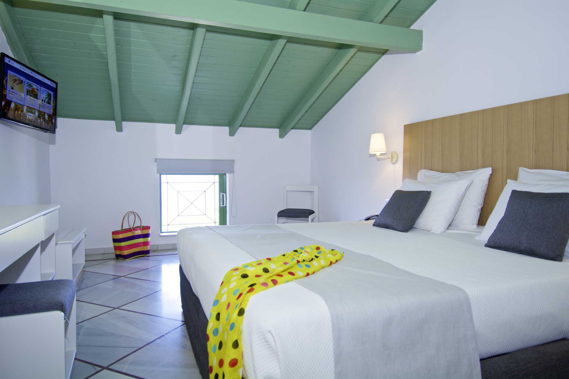 Familiekamer in het Samaina Inn hotel in Karlovassi op Samos.