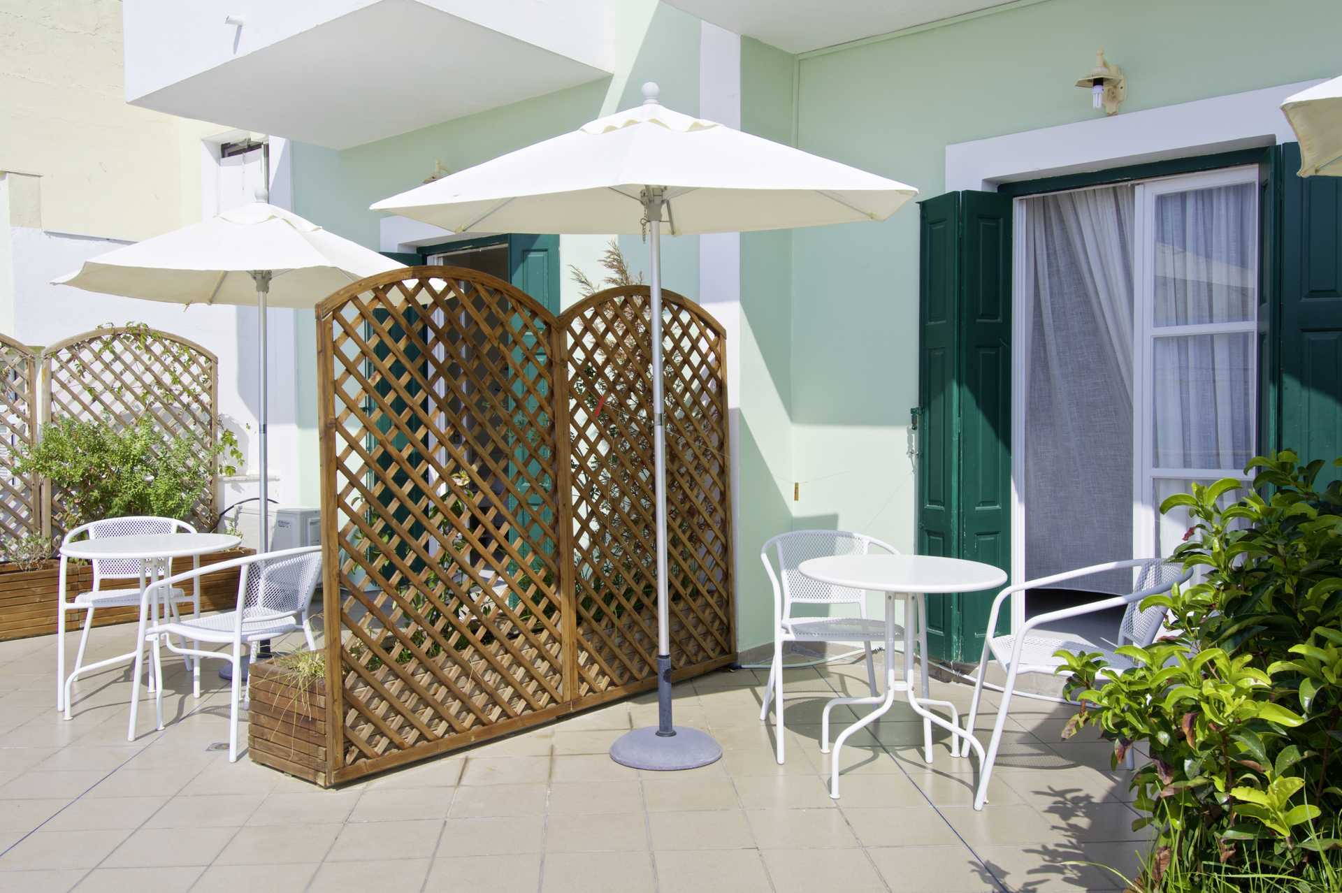 Gedeeld terras bij Hotel Panorama op Samos, Griekenland.