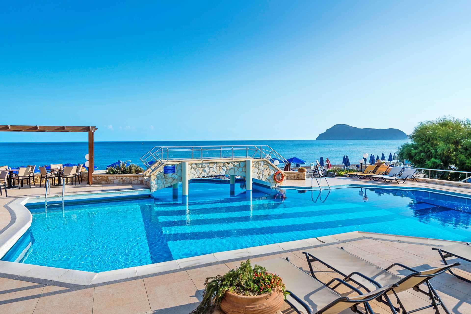 Zwembadgedeelte bij hotel Indigo Mare, Platanias.