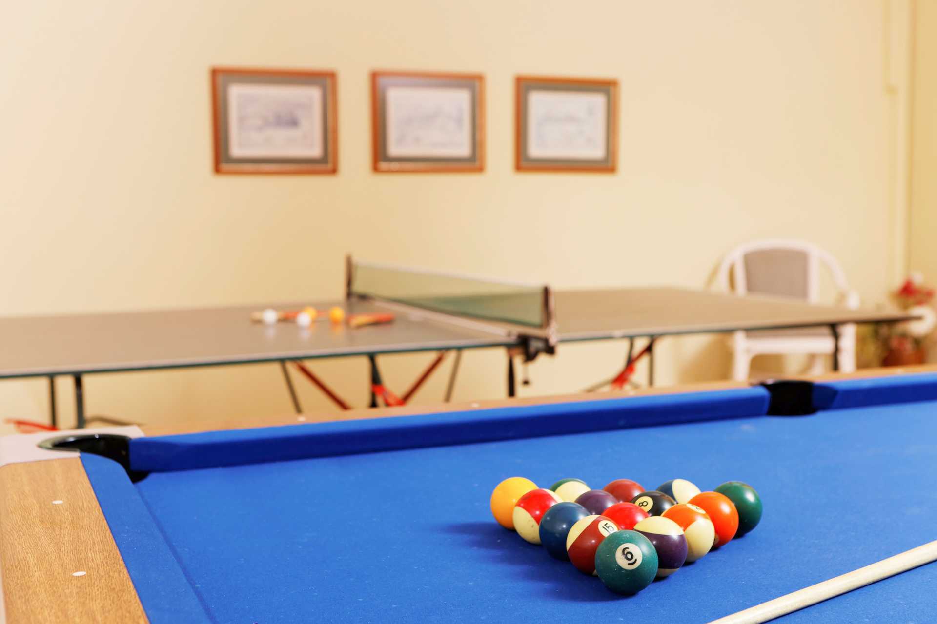 Speelkamer met o.a. tafeltennis en biljart bij hotel Indigo Mare, Platanias.