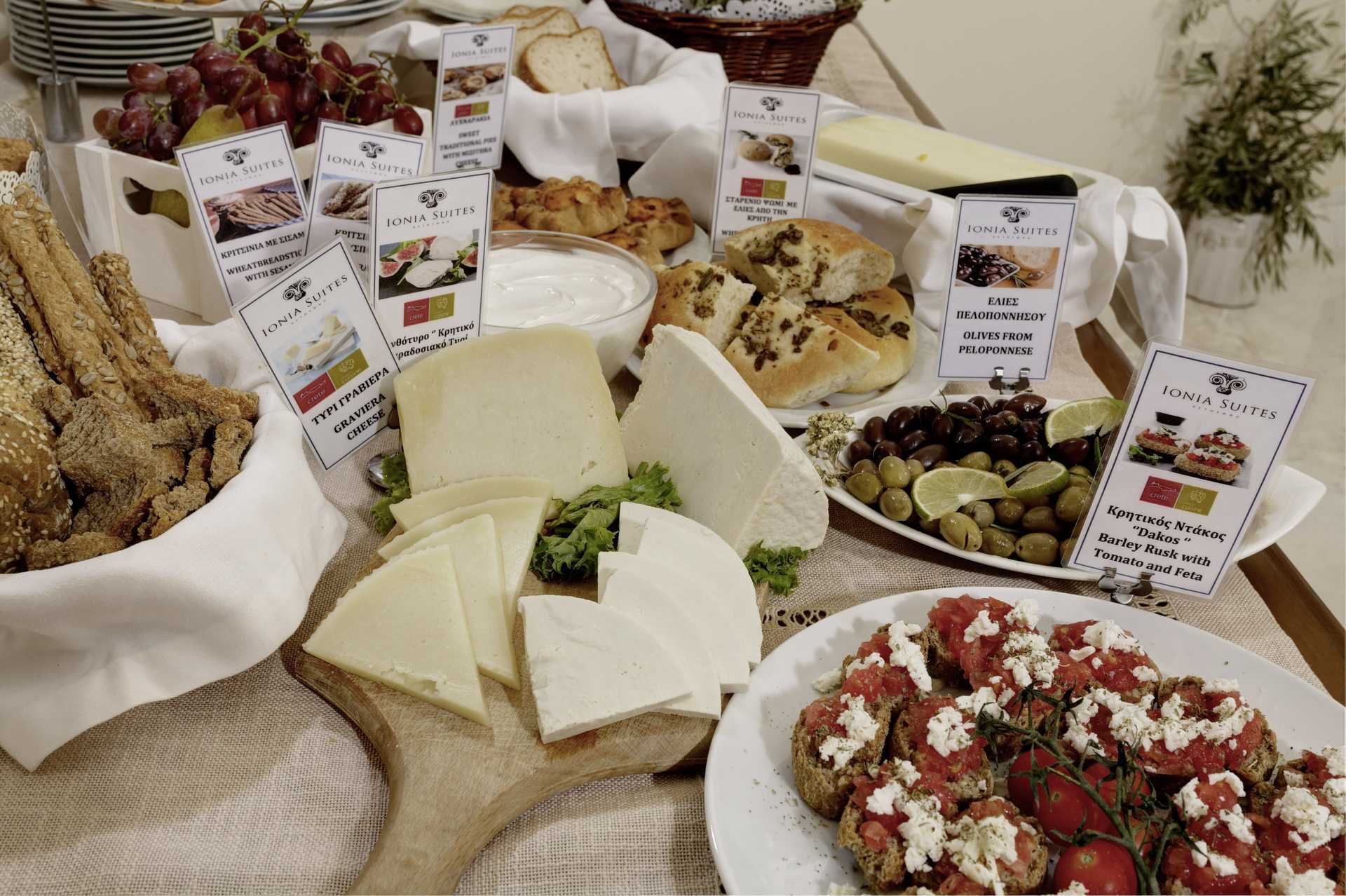 De ontbijtzaal van het Ionia Suites hotel in Rethymnon op Kreta.