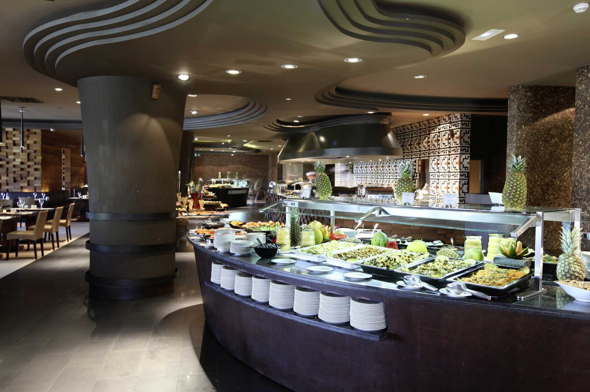 Het openluchtbuffetrestaurant Marula in het Lopesan Baobab Resort in Meloneras, Gran Canaria.