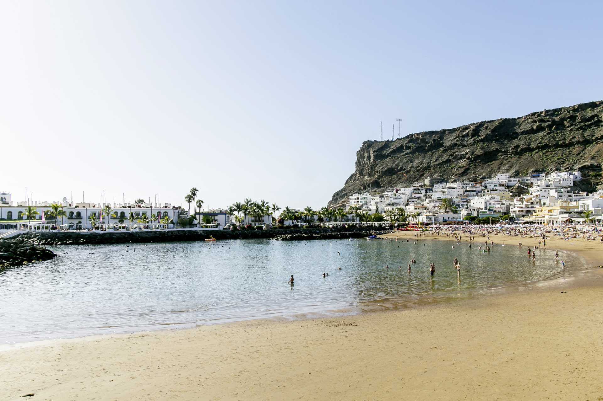 Het strand van het Radisson Blu Resort & Spa in Puerto de Mogán op Gran Canaria.