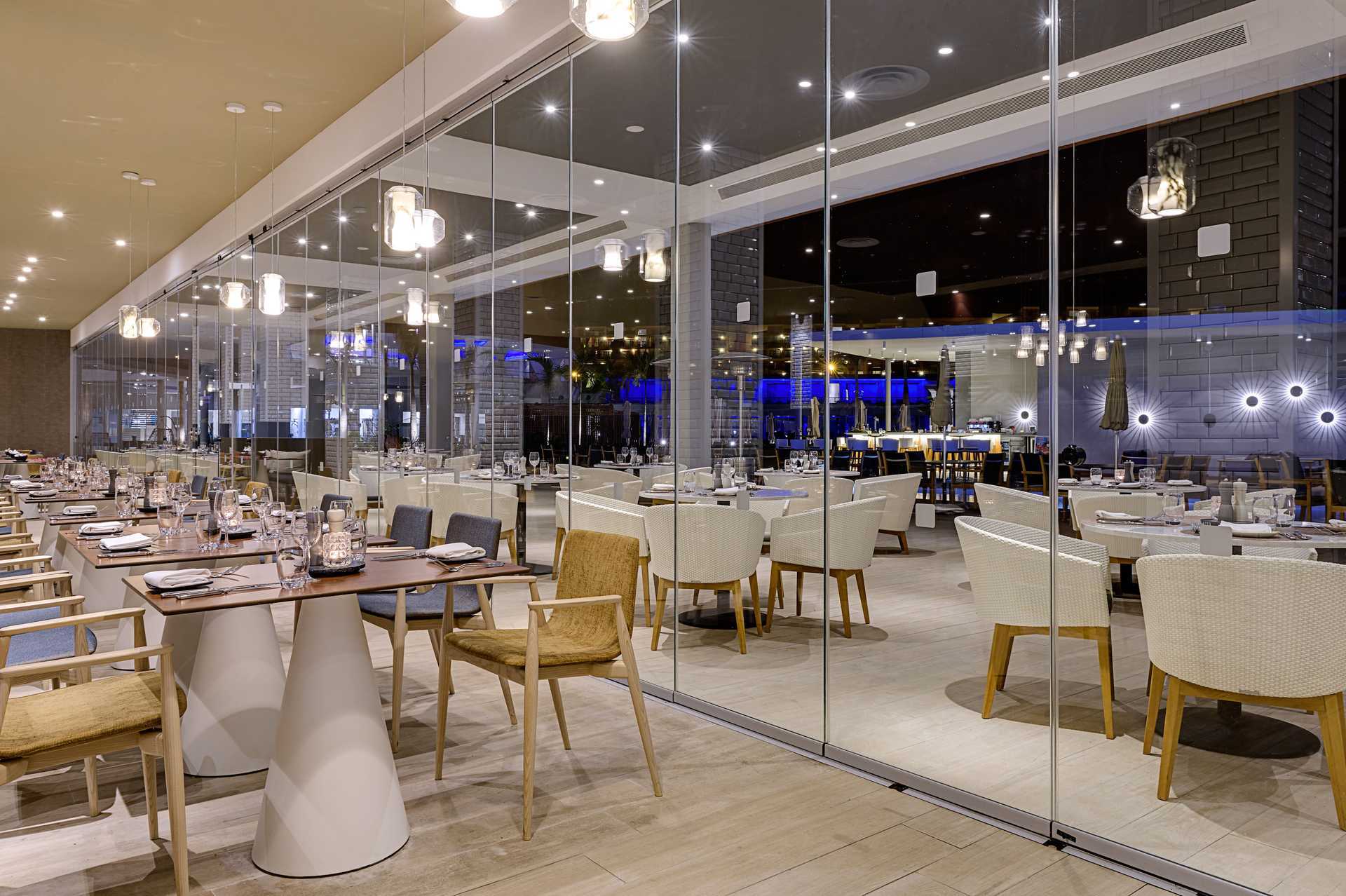 Het buffetrestaurant The Larder in het Radisson Blu Resort & Spa in Puerto de Mogán op Gran Canaria.