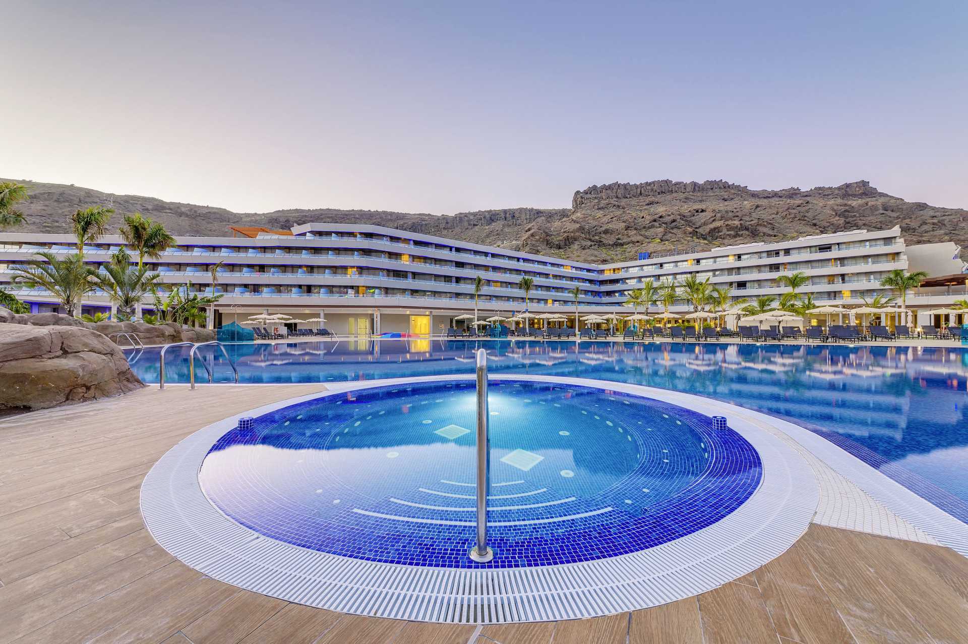 Radisson Blu Resort &amp; Spa in Puerto de Mogán op Gran Canaria.
