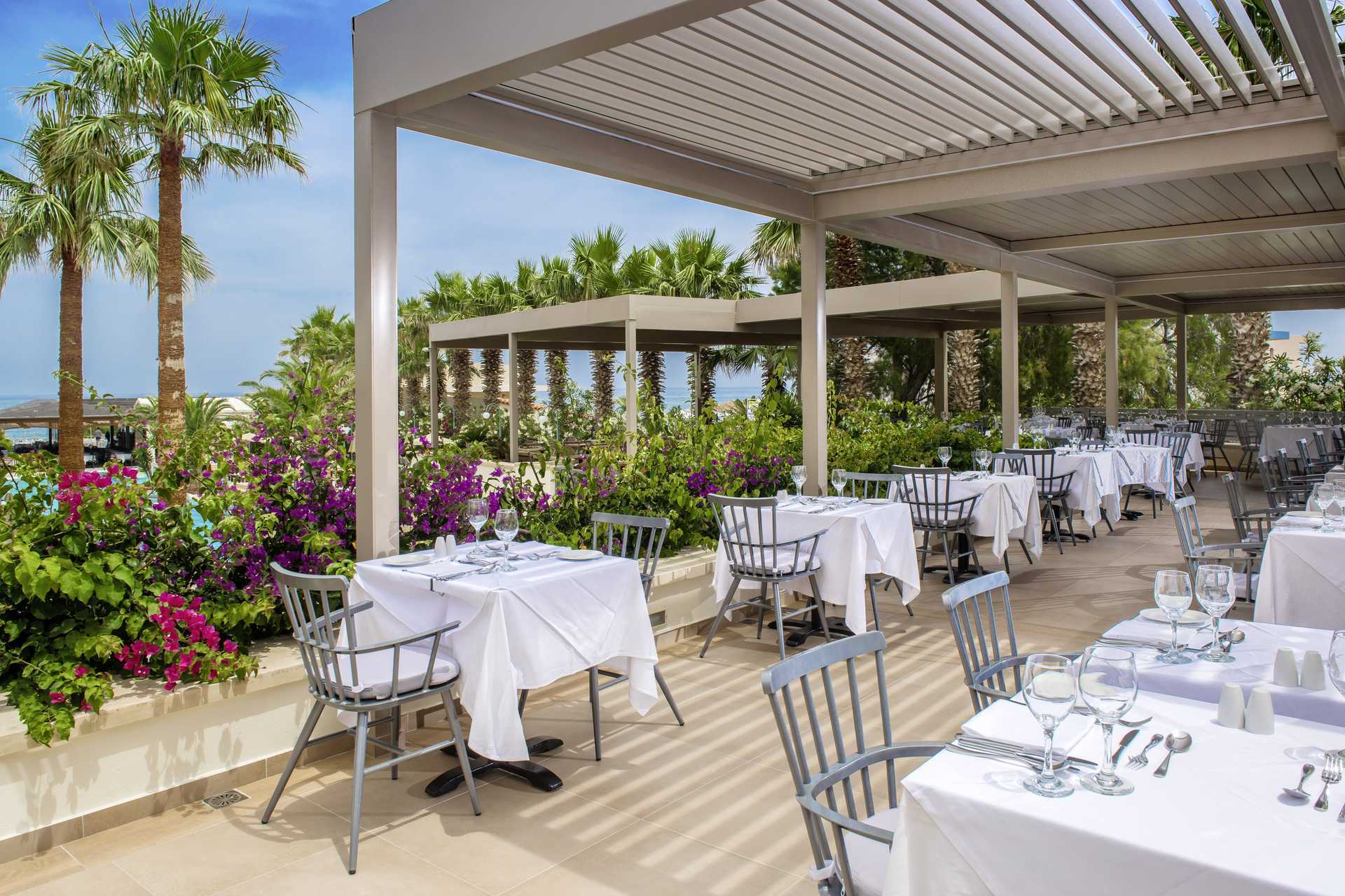 Restaurant in hotel Rethymno Palace in Rethymnon op Kreta, Griekenland.