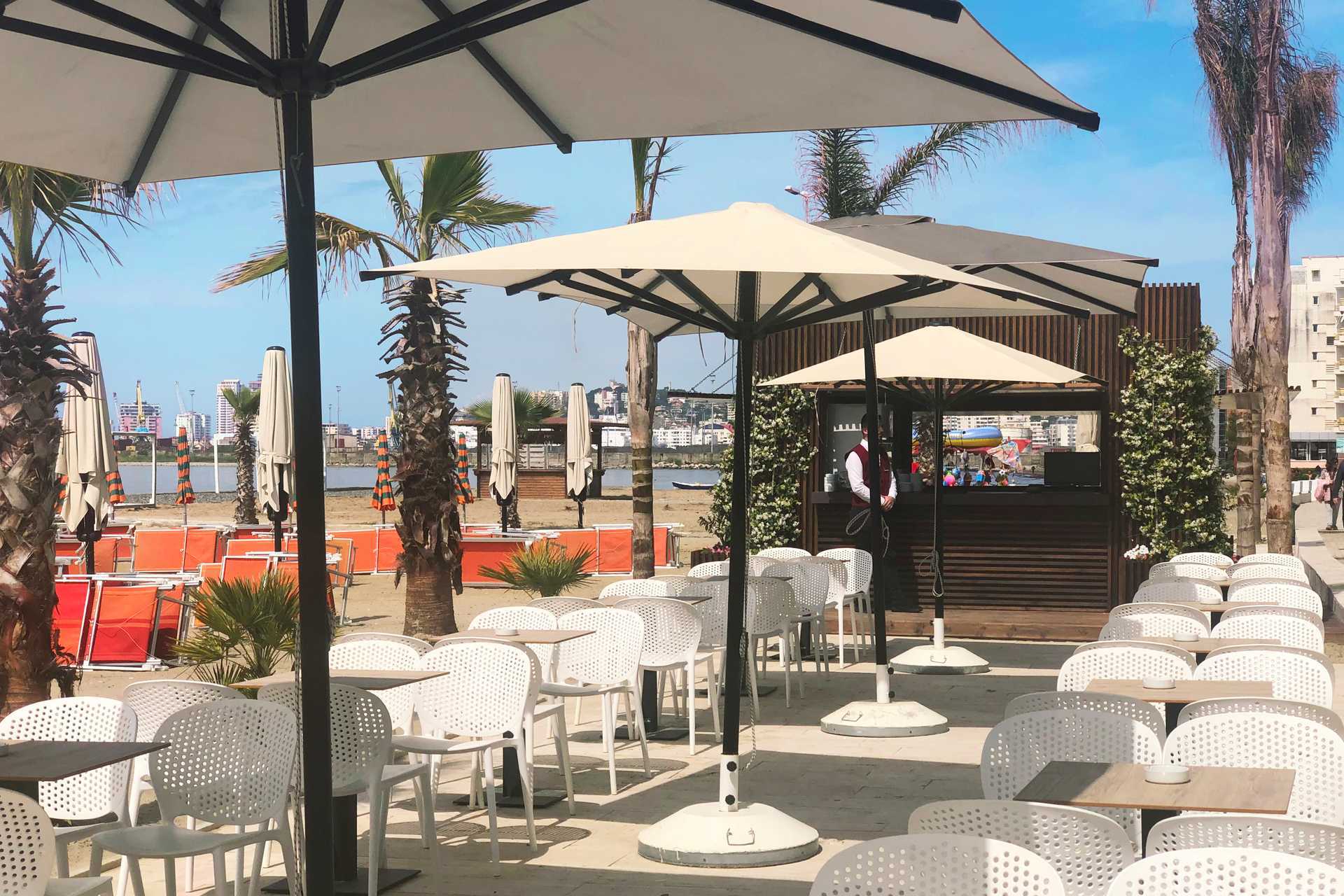 Restaurant in hotel Royal G in Durres, Albanië.