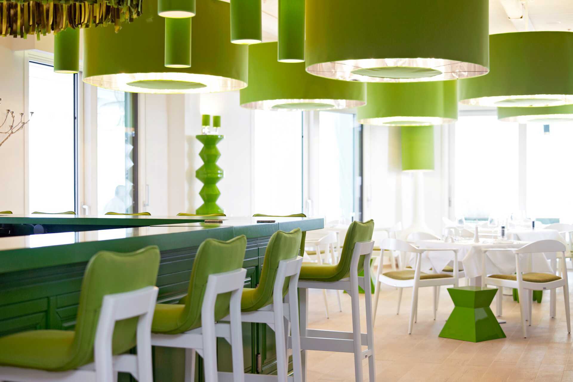 De bar van Salvator Hotel Villas & Spa in Parga, Griekenland.