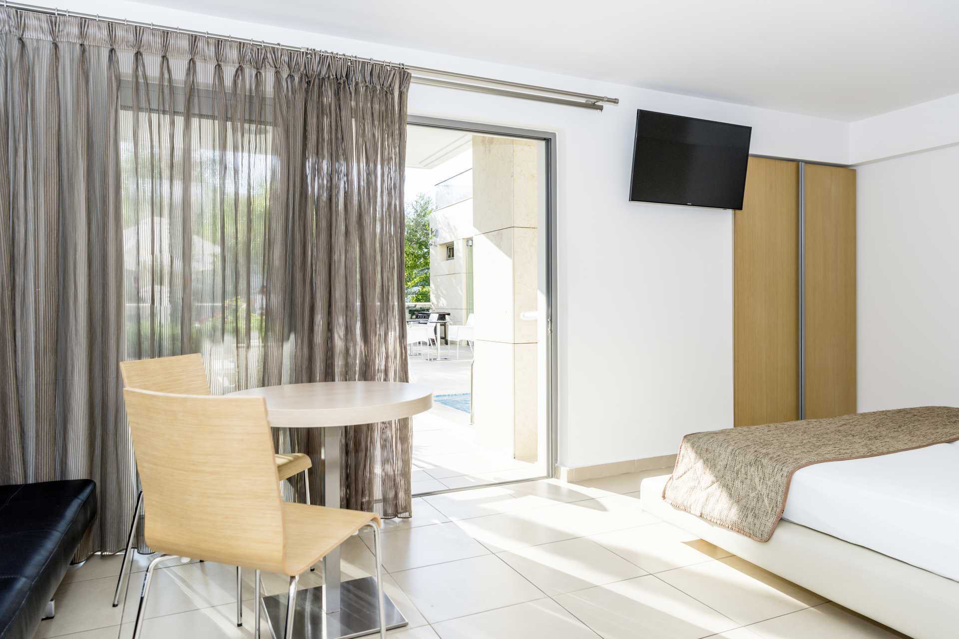 Superior studio in hotel Summertime in Platanias op Kreta, Griekenland.