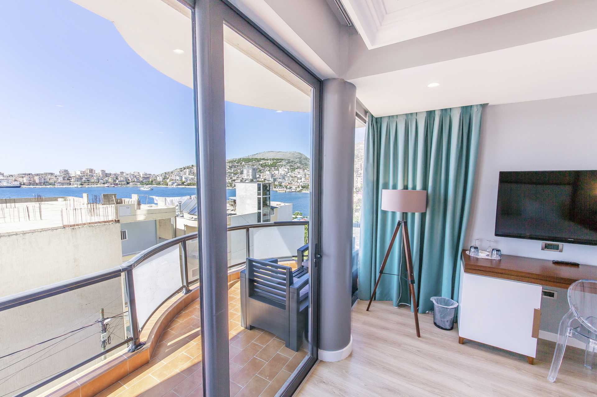 Superior kamer in hotel Brilant in Saranda, Albanië.