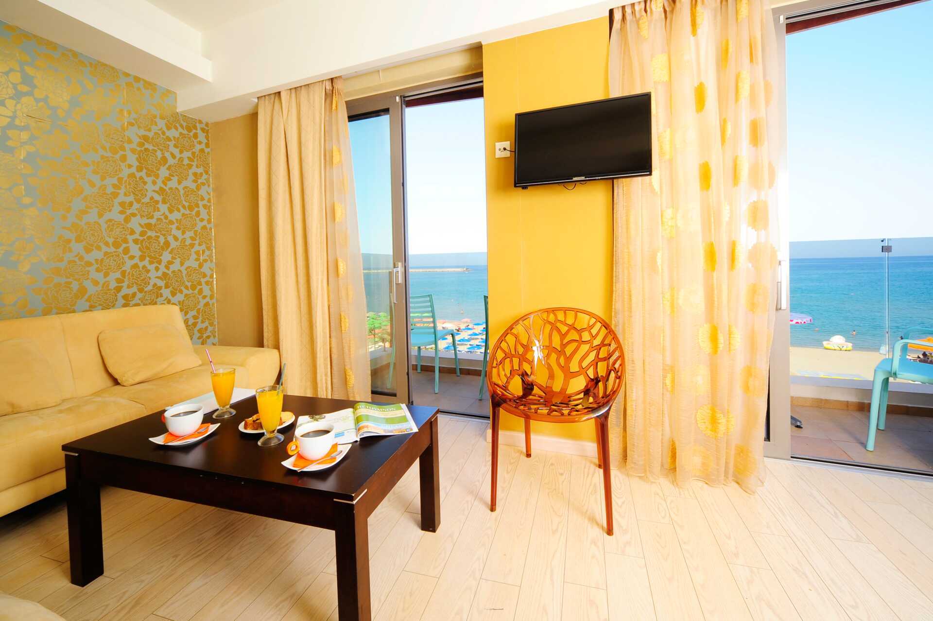 Superior tweekamerappartement in Hotel Steris in de stad Rethymnon op Kreta, Griekenland.