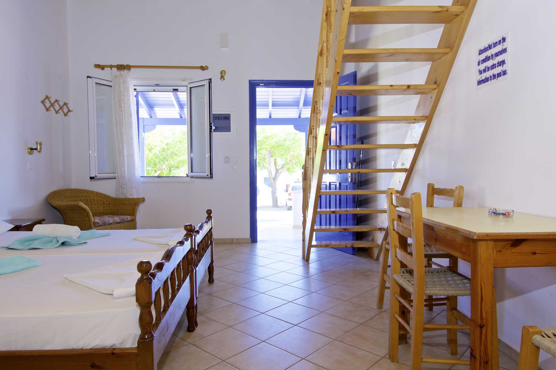 Tweekamerappartement in maisonnette van het appartementenhotel Aspres in Votsalakia, Samos.