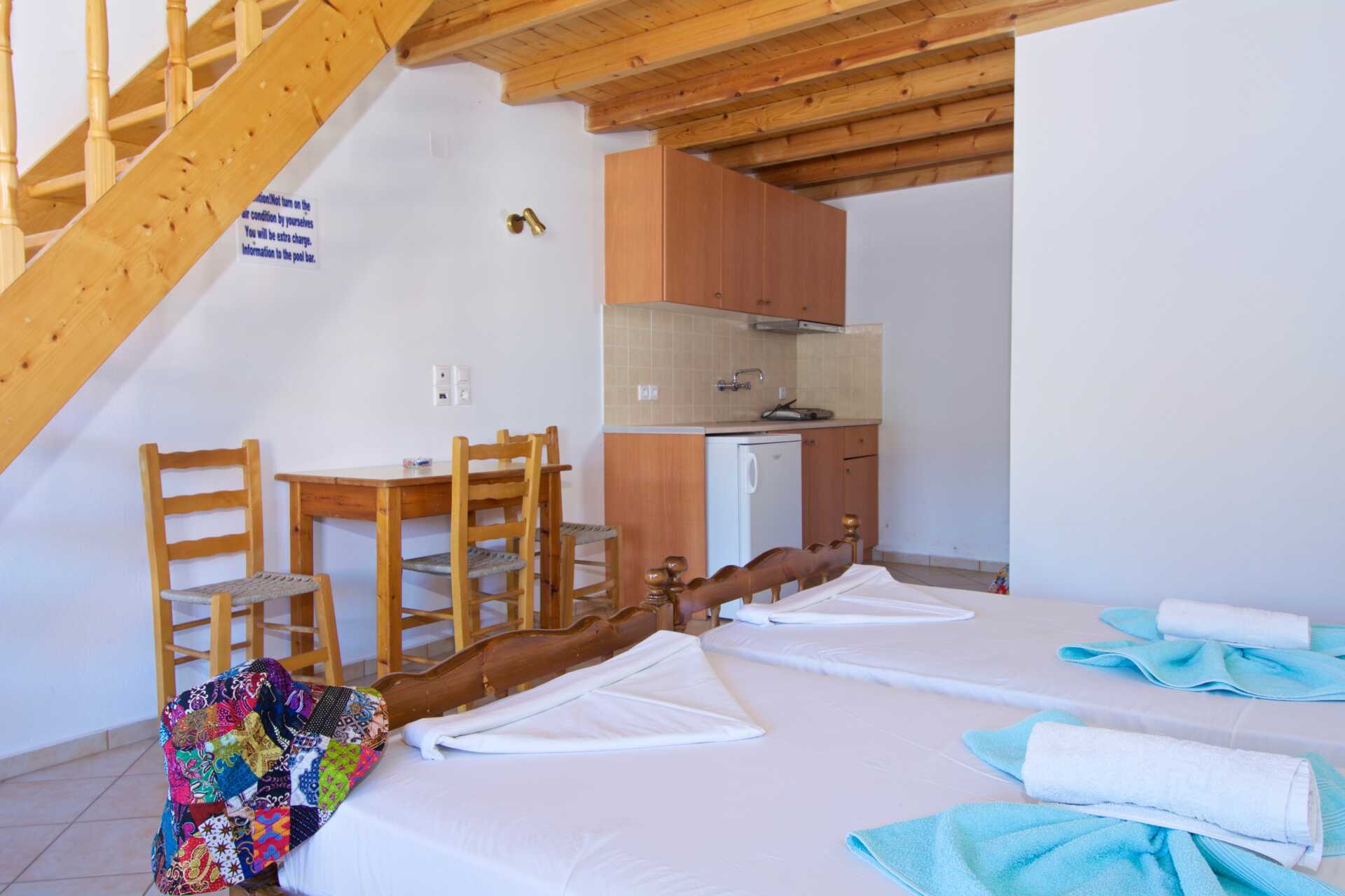Tweekamerappartement in maisonnette van het appartementenhotel Aspres in Votsalakia, Samos.