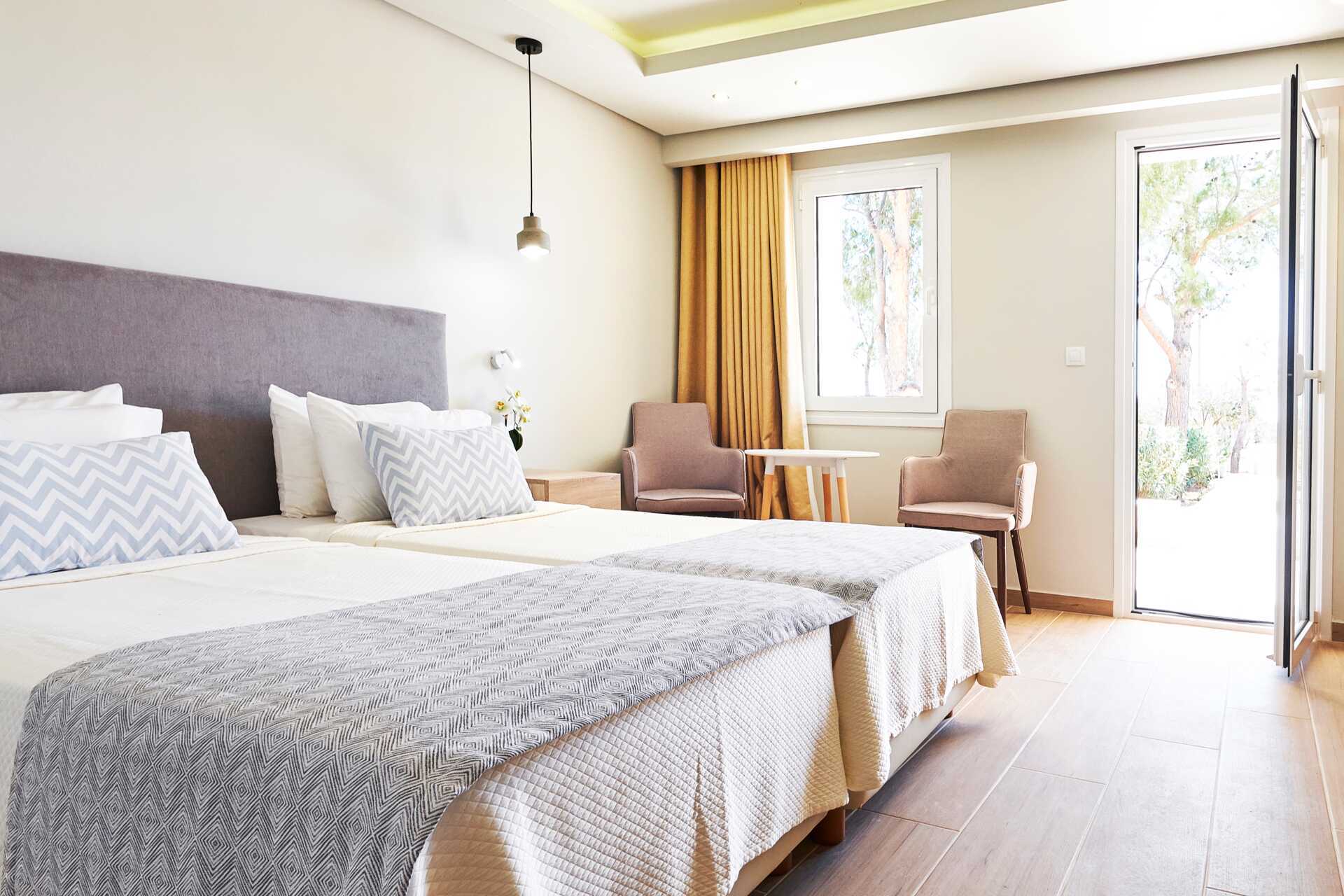 Tweepersoonskamer in het Almyra Hotel &amp; Village in Ierapetra op Kreta, Griekenland.