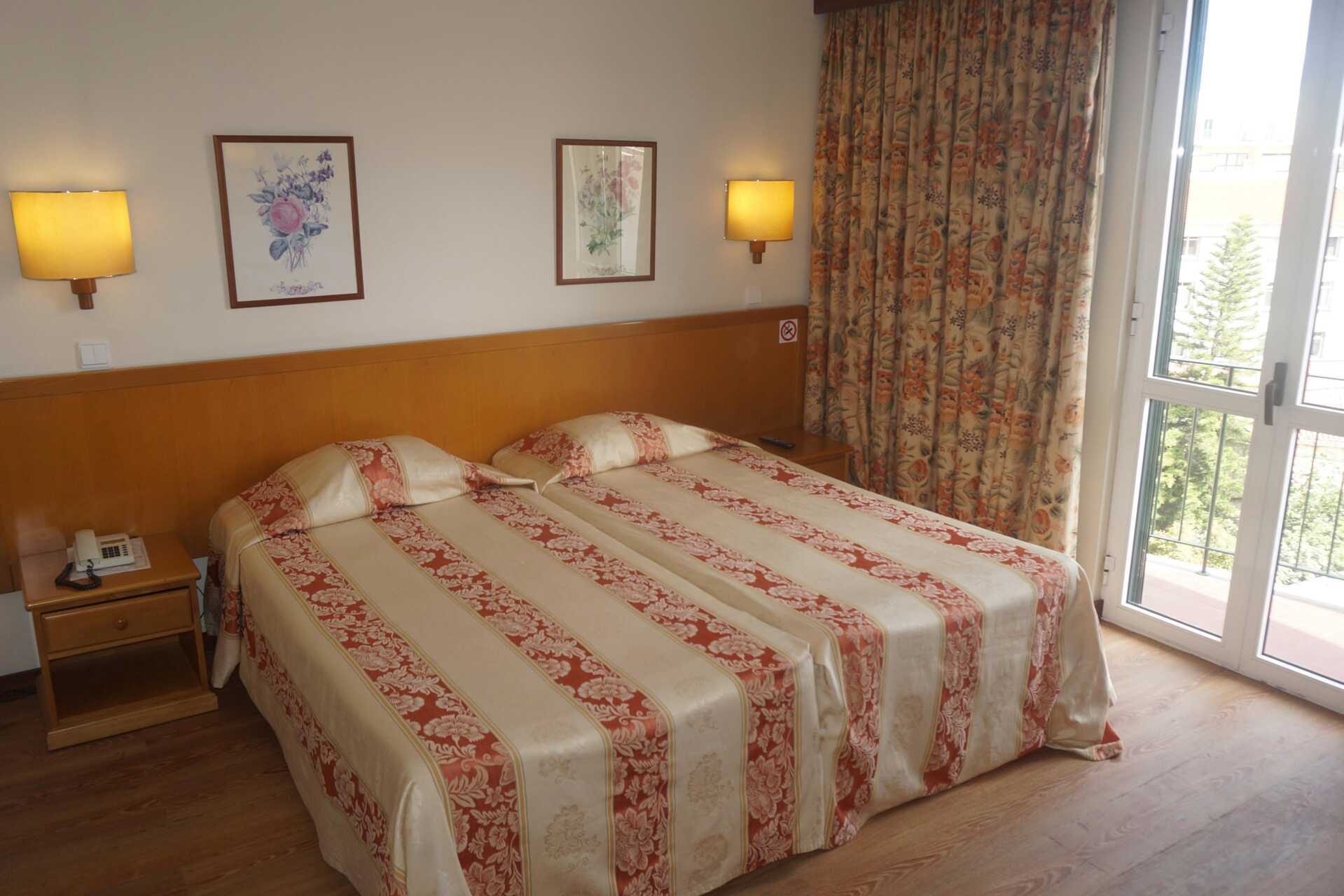 Tweepersoonskamer in Hotel Do Centro in Funchal, Madeira.