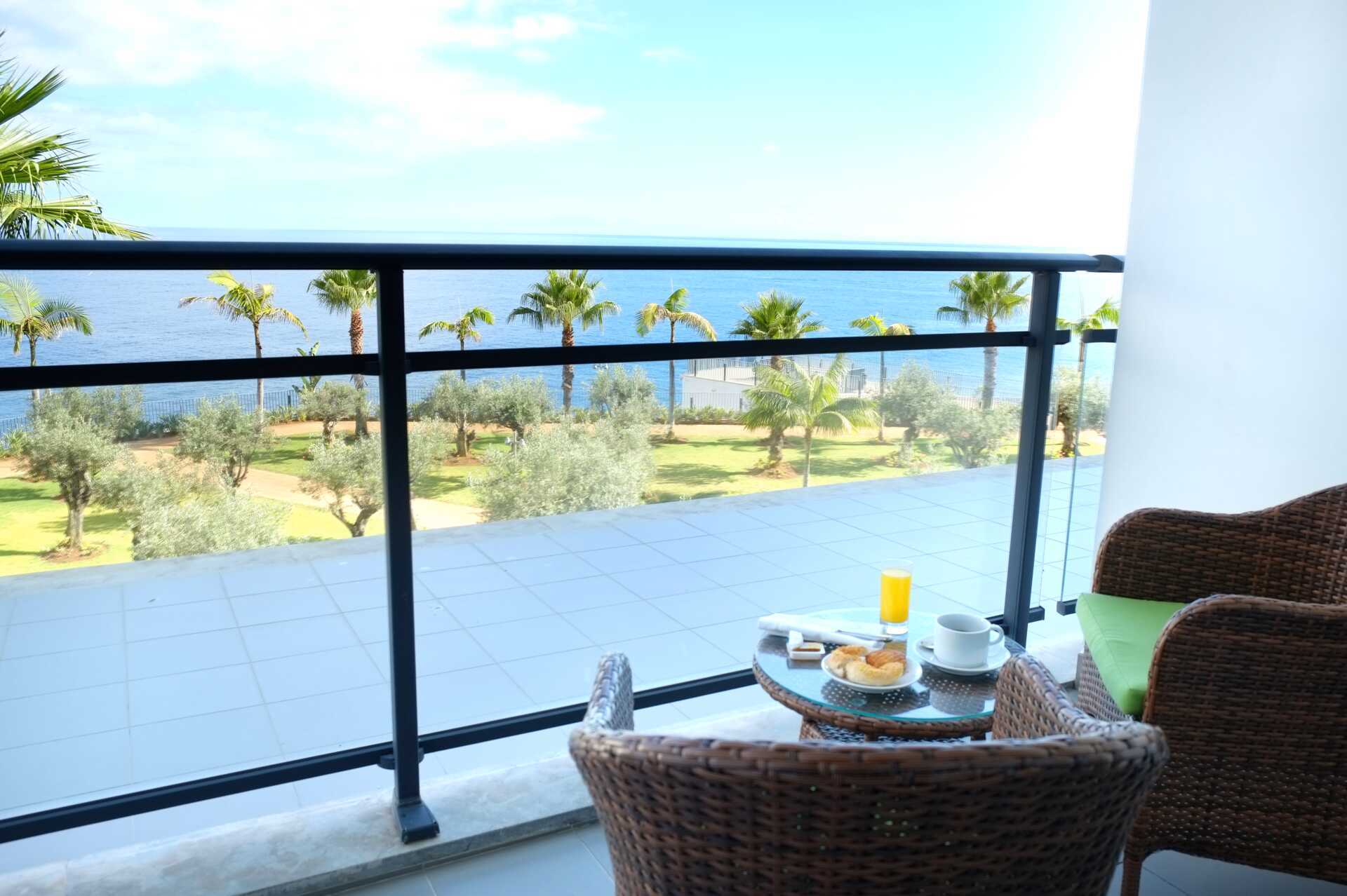 Tweepersoonskamer in VIDAMAR Resorts Madeira, Portugal.