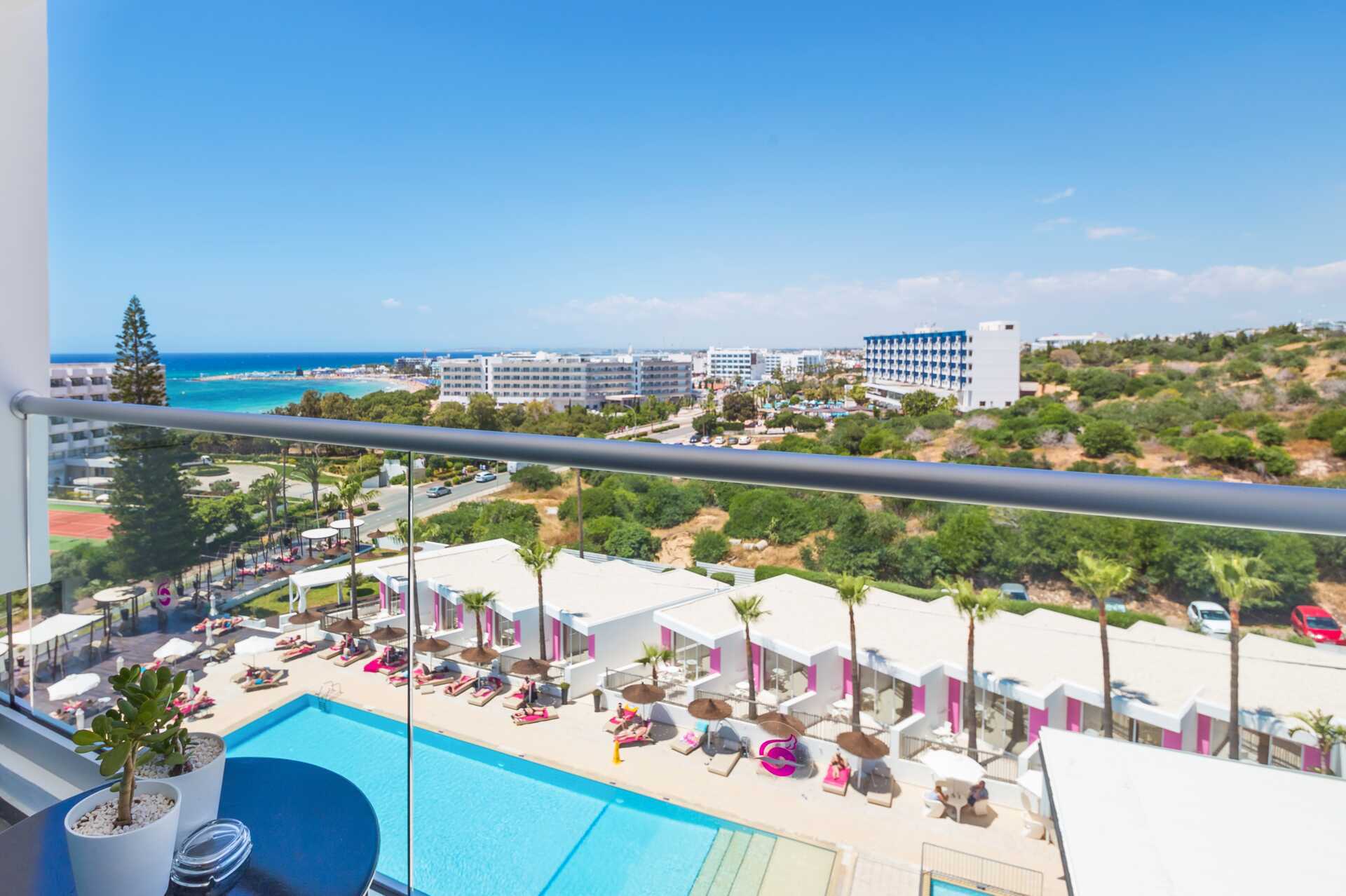 Tweepersoonskamer met beperkt zeezicht