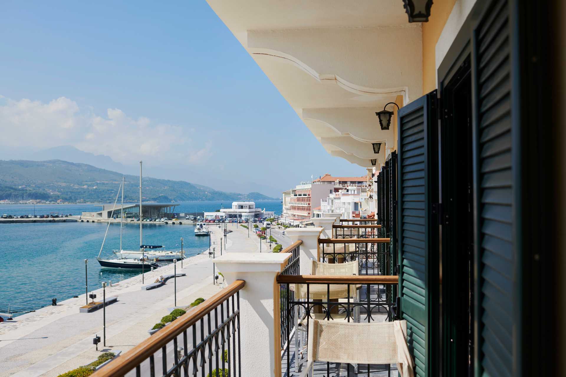 Uitzicht vanuit hotel Aeolis in Samos-stad.