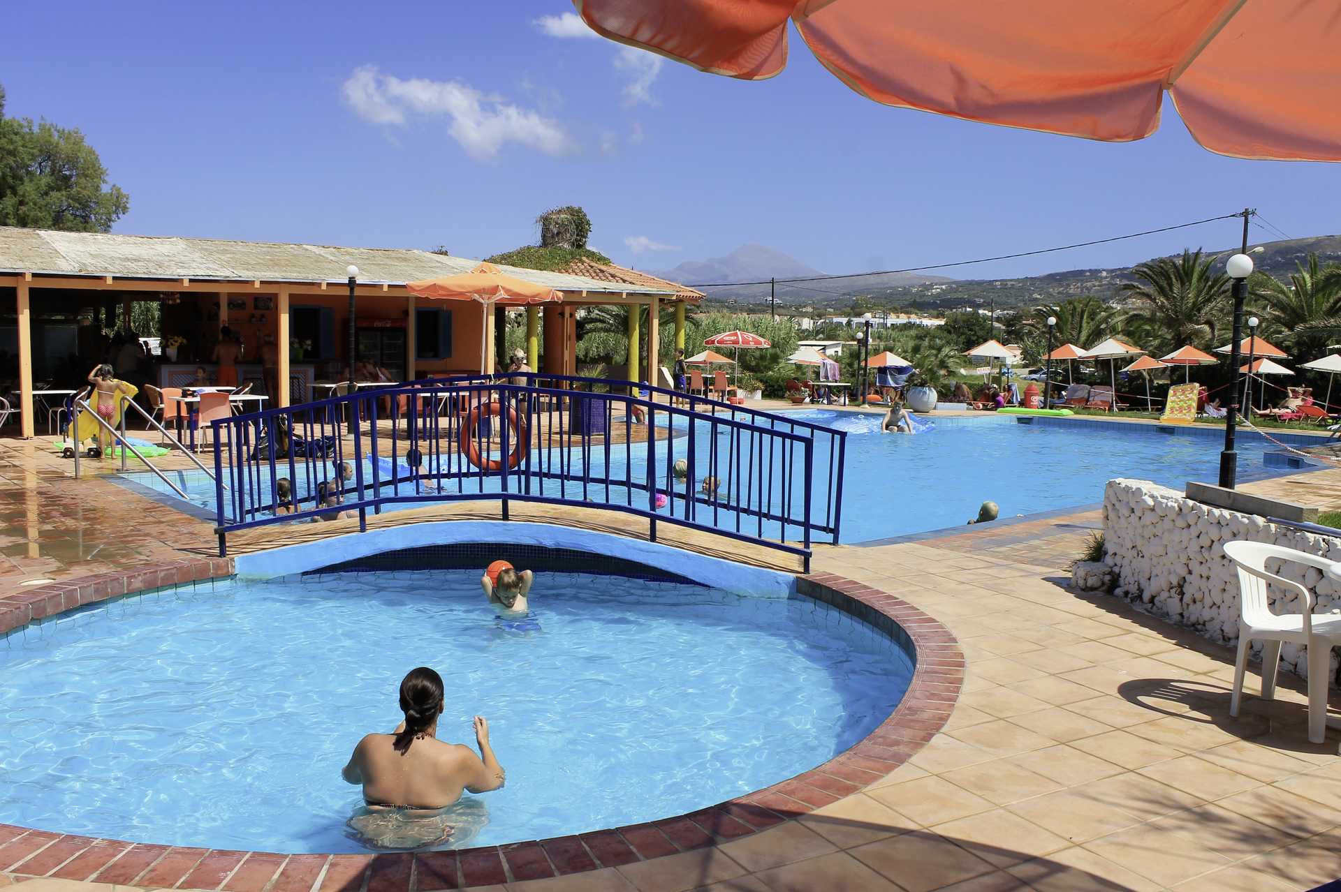 Kinderzwembad bij hotel Varvara's Diamond in Rethymnon, Kreta.