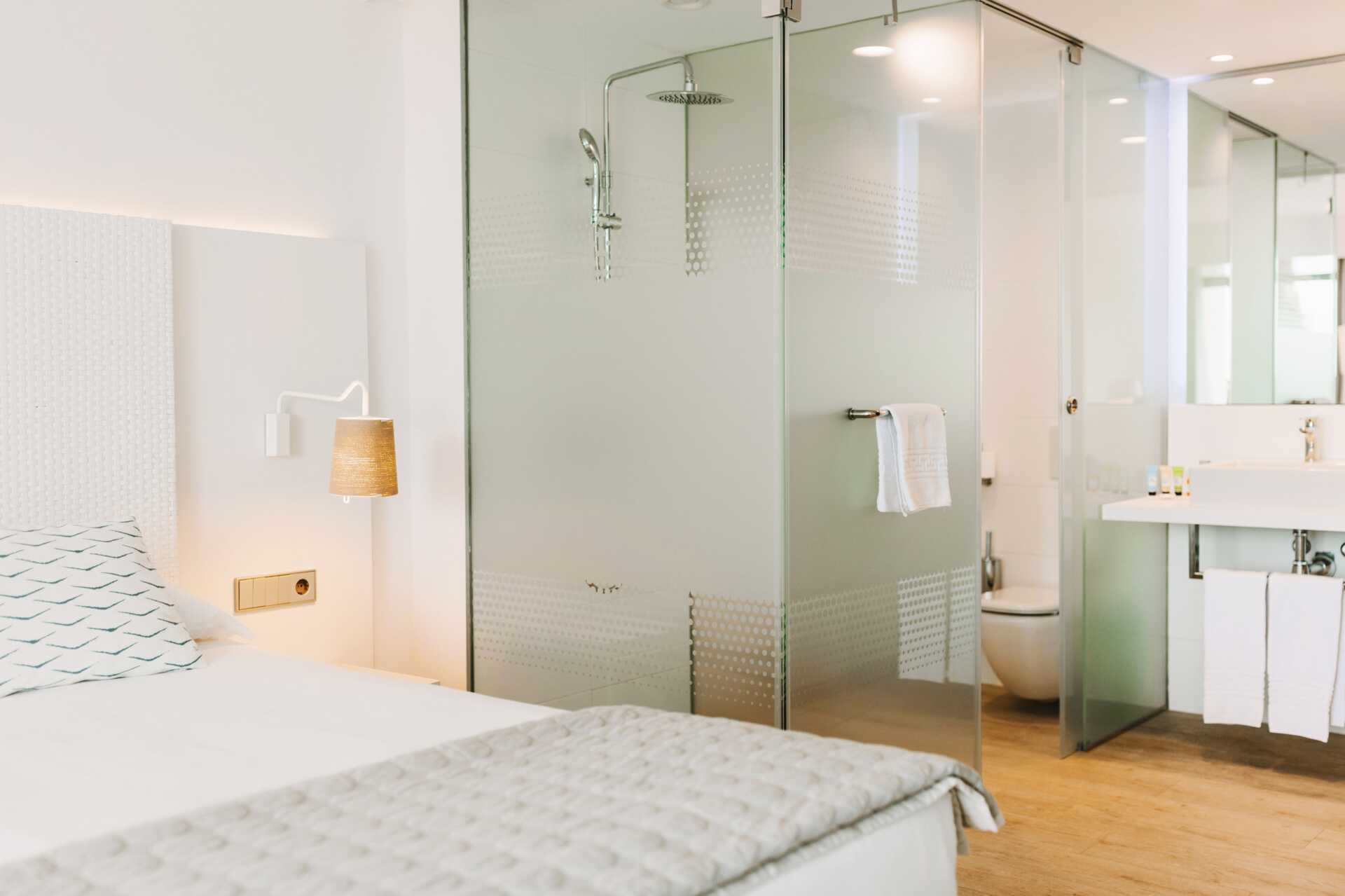 Voorbeeld van hoe de badkamers eruit zien in hotel Don Gregory van Dunas.